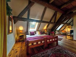 The Oak Lodge