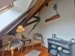 The Oak Lodge