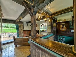 The Oak Lodge