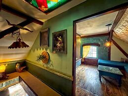 The Oak Lodge