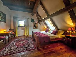 The Oak Lodge