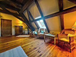 The Oak Lodge