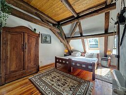 The Oak Lodge