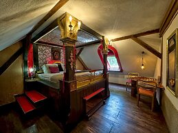 The Oak Lodge