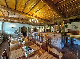 The Oak Lodge
