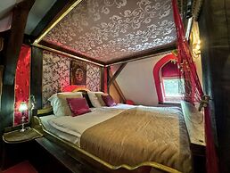 The Oak Lodge