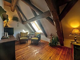 The Oak Lodge