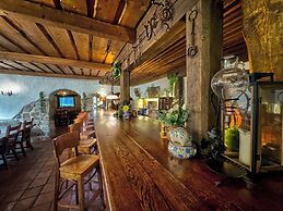 The Oak Lodge