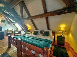 The Oak Lodge