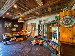 The Oak Lodge