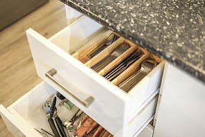 StayAU Gorgeous 5BR BBQ Home Geelong
