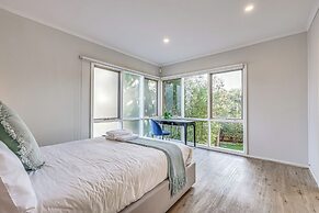 StayAU Gorgeous 5BR BBQ Home Geelong