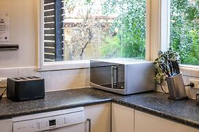 StayAU Gorgeous 5BR BBQ Home Geelong