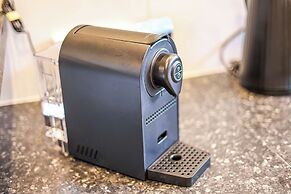 StayAU Gorgeous 5BR BBQ Home Geelong