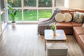 StayAU Gorgeous 5BR BBQ Home Geelong