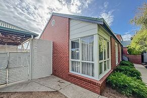 StayAU Gorgeous 5BR BBQ Home Geelong