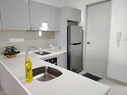 Trion KL Residence by Sleepy Owl Suites