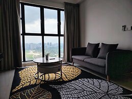 Trion KL Residence by Sleepy Owl Suites