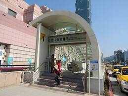 Yourcity Warm Nest - Taipei 101 and Big Dome Large Space & Sleeps 12 p