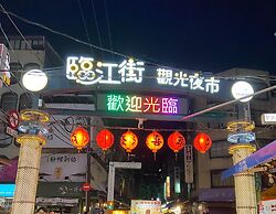 Yourcity Warm Nest - Taipei 101 and Big Dome Large Space & Sleeps 12 p