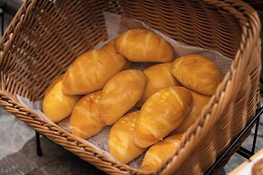 UrCove Xi'an Hi-Tech CROSS Wanxianghui