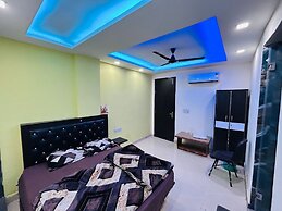 ICY White Varn Residency