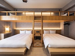 LACER OKINAWA NAHA TOMARIPORT