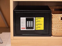 LACER OKINAWA NAHA TOMARIPORT