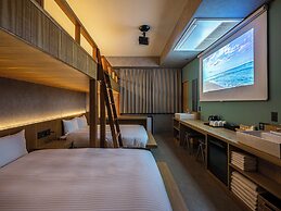 LACER OKINAWA NAHA TOMARIPORT