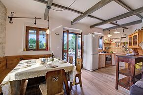 Trulli Silvana In Locorotondo