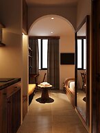 UNIQUE Creative - Grand Residence - Rooftop Pool