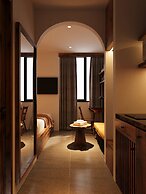 UNIQUE Creative - Grand Residence - Rooftop Pool