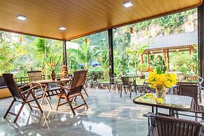 Hoang Minh Mountainside Villa