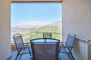 Verve 2BR Apt. by The Valley Kfardebian