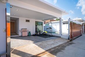 Sienna - 3BR Villa with Pool In Phuket