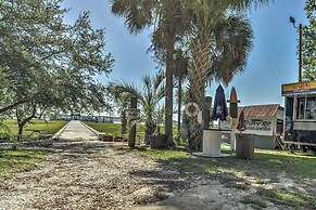 Midway House by Sunbury Channel - Walk to Marina!