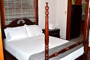 Walk to Downtown Scene