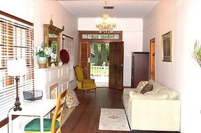 Walk to Downtown Scene