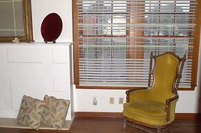 Walk to Downtown Scene