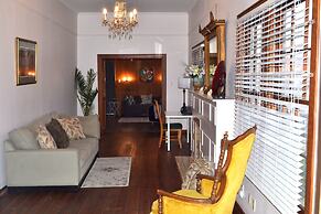 Walk to Downtown Scene