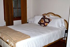 Walk to Downtown Scene