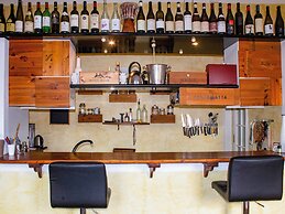 WINE HOUSE- SALUTATI 78