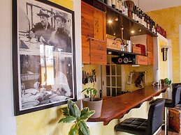 WINE HOUSE- SALUTATI 78