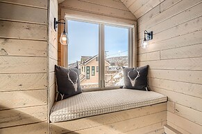 311 Ontario Mountain Majesty 5 Bedroom Home