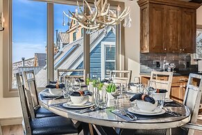 311 Ontario Mountain Majesty 5 Bedroom Home