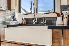 311 Ontario Mountain Majesty 5 Bedroom Home