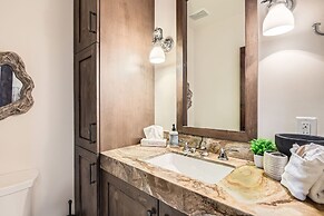 311 Ontario Mountain Majesty 5 Bedroom Home