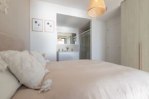 Bego a Sea View in Fuengirola