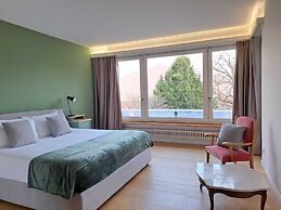 Agra Apartments