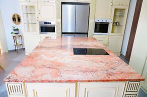 L'Orchidée - Luxury Suites